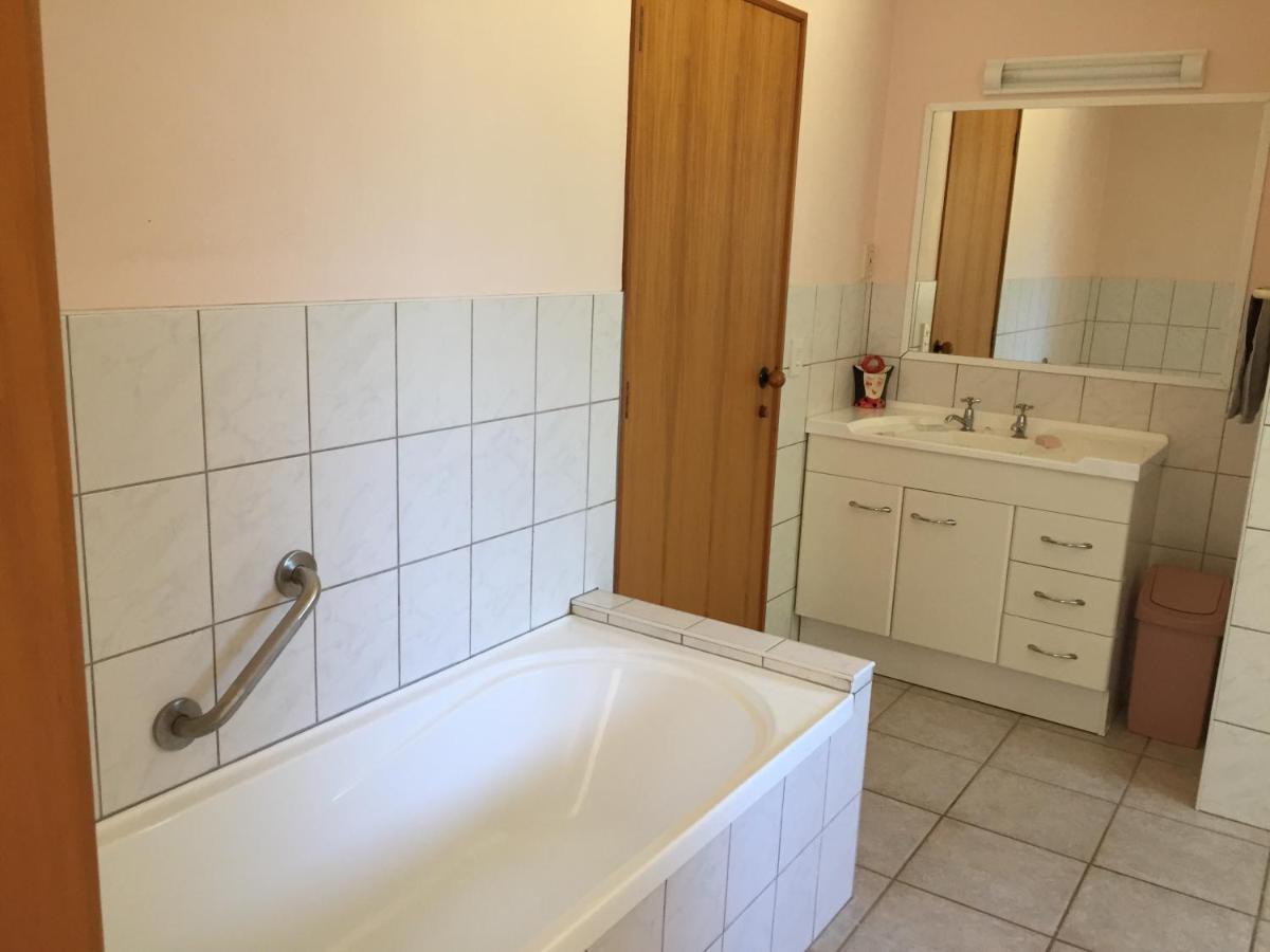 Baton Country Escape Villa Thorpe Екстериор снимка